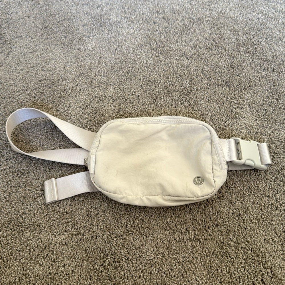 lululemon belt bag